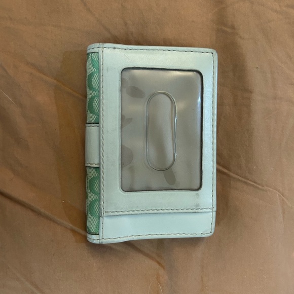 Coach Tri-Fold Green Wallet - Picture 6 of 6